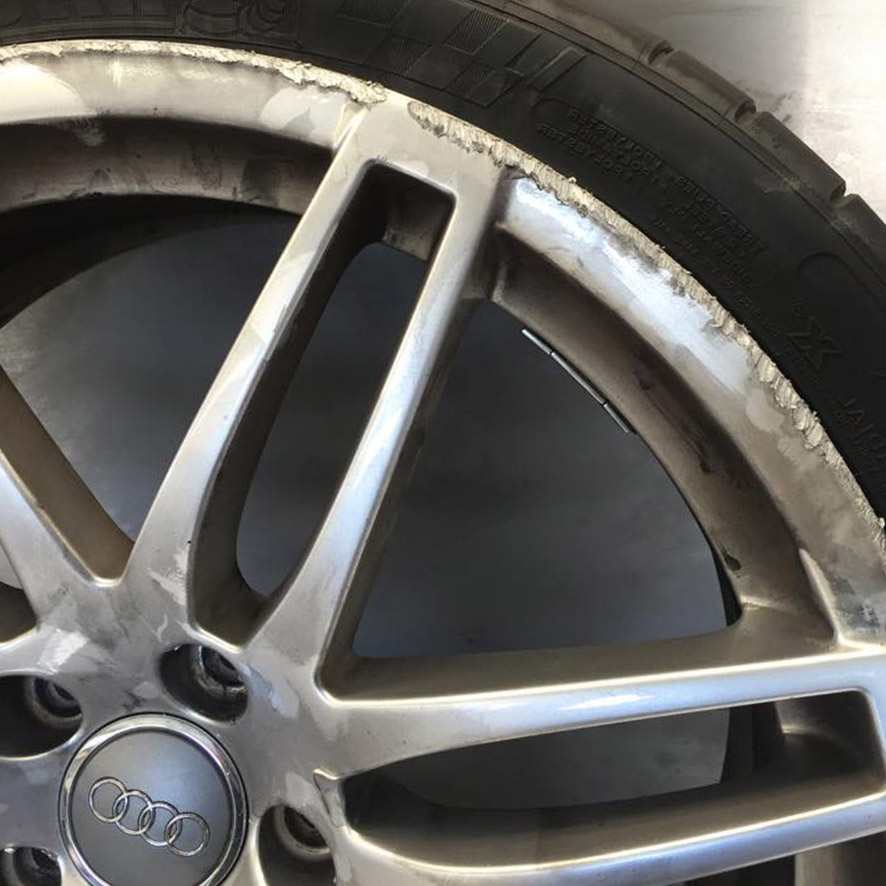 Audo RS4 damaged alloys closeup