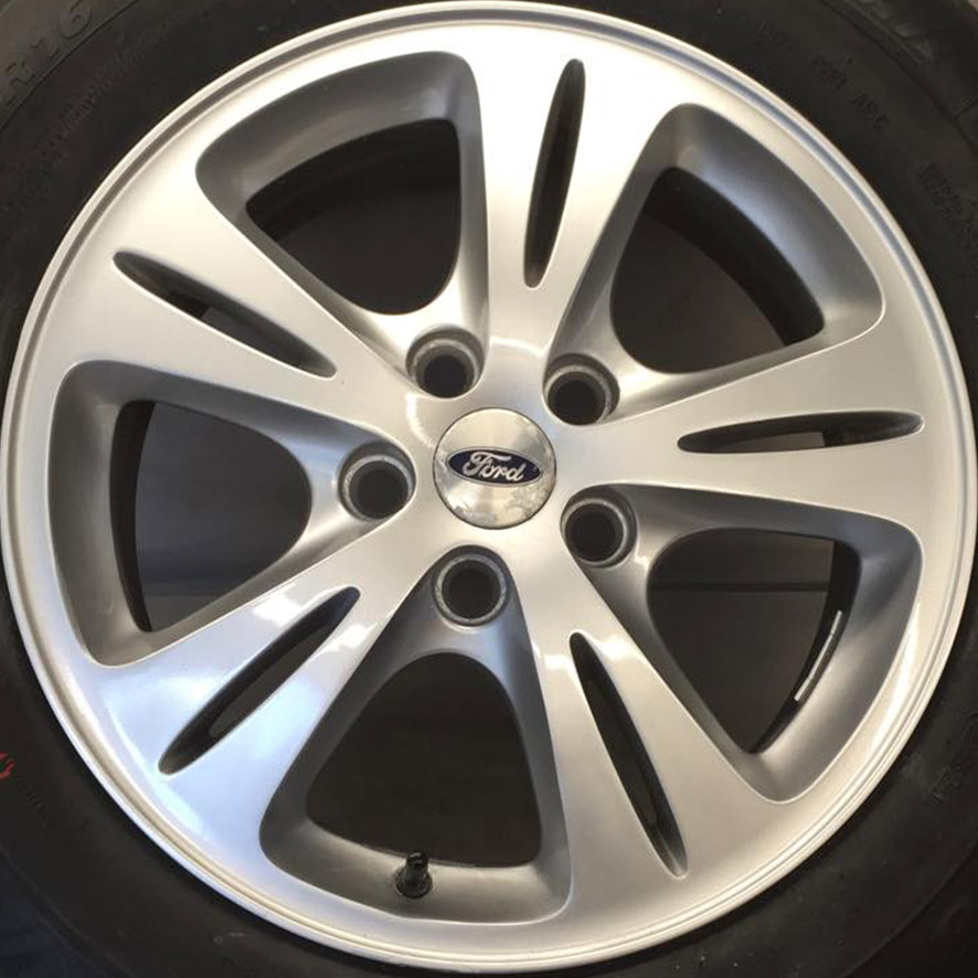 Ford S-MAX alloy wheel corrosion repair after